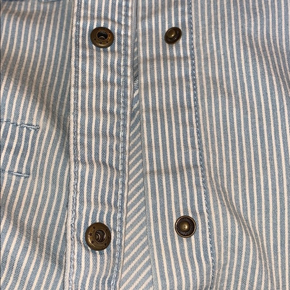 NWOT Universal Thread 4 Pocket Denim Stripe Shirt - Picture 9 of 9